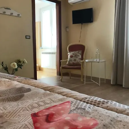 Bed and breakfast Red Village