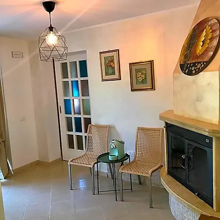 Red Village Bed & Breakfast 4*