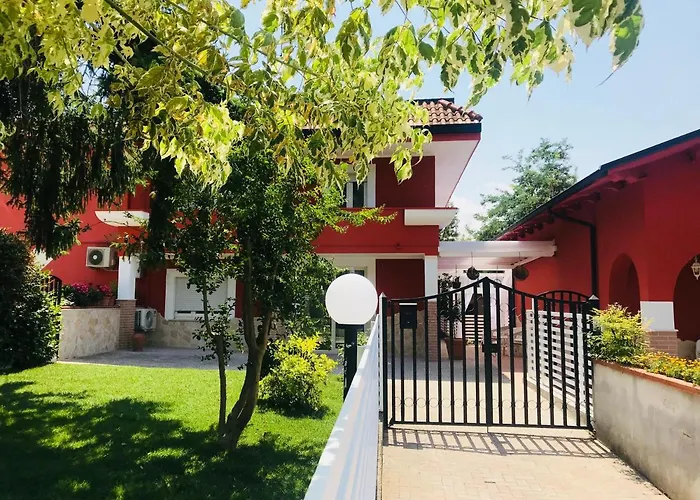 Bed and Breakfast Red Village 4*